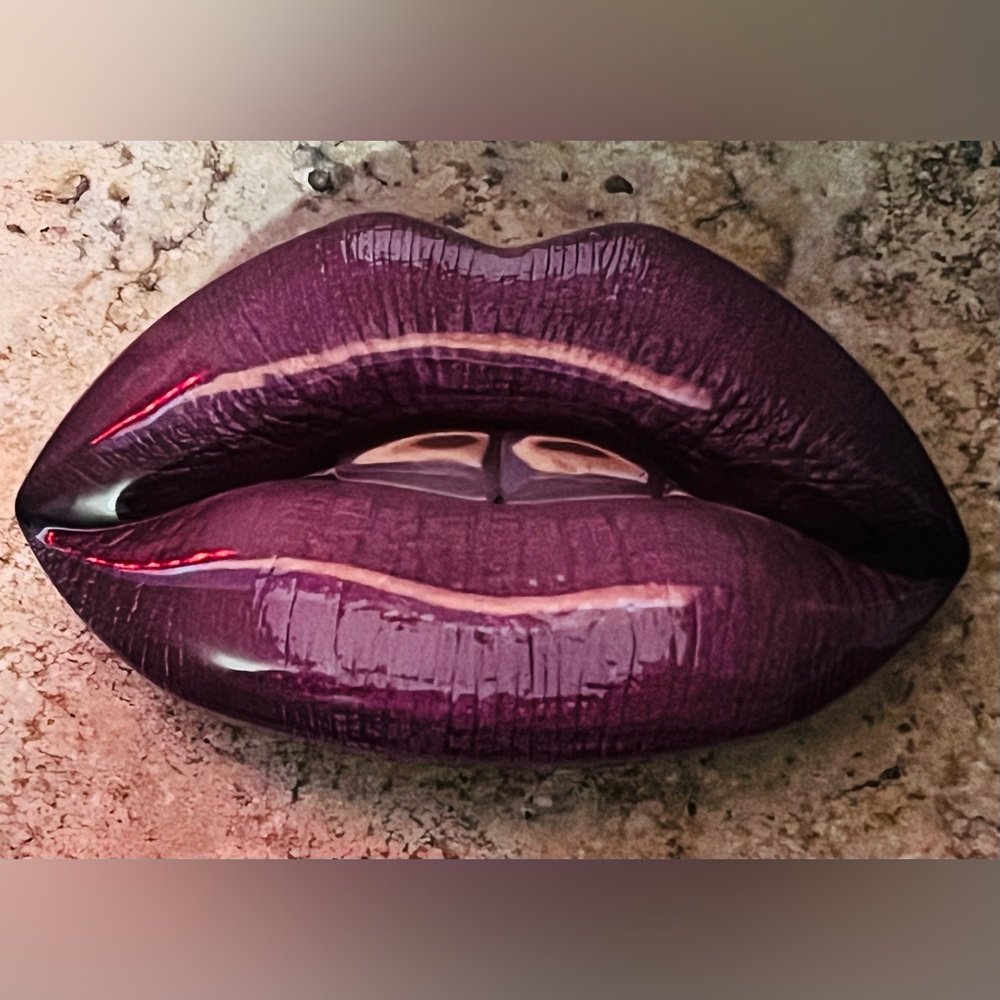 Brand new limited addition: Huda Beauty Contour & Strobe Lip Set.